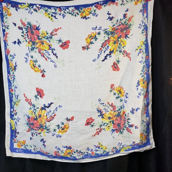 Pretty Vintage Wilendur Cosmos Floral Pinks and Blues and Yellows Square 35x33 - Picture 1 of 6